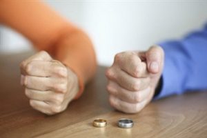 طلاق توافقی زن و شوهر در عقد