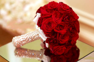 گل سرخ یا رز در سفره عقد